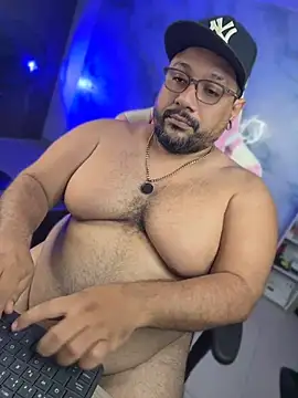 jacoob_woods: διαδικτυακό σόου στην κάμερα
