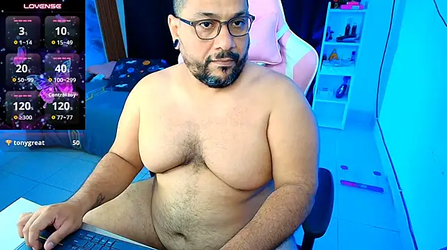 jacoob_woods: διαδικτυακό σόου στην κάμερα