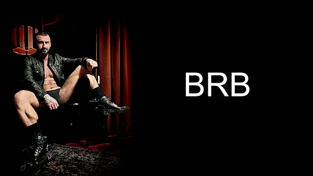 MuscleJohn: διαδικτυακό σόου στην κάμερα