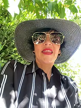 Chat +18 de Cat_kush ao vivo