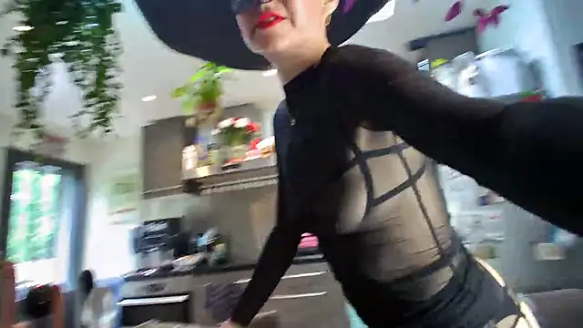 XXX chat uživo modela Cat_kush