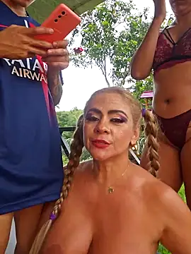 anita1976: διαδικτυακό σόου στην κάμερα