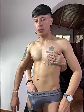 Pokazy przed kamerką – Sexytaty2022