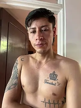 Sexytaty2022: διαδικτυακό σόου στην κάμερα