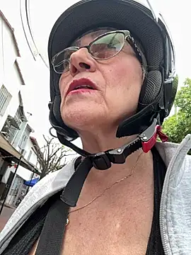 Sexytaty2022: διαδικτυακό σόου στην κάμερα