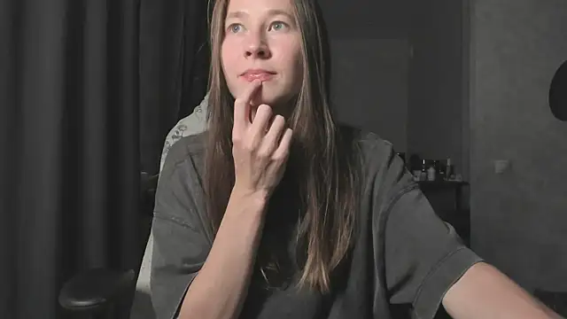 Courtney_Luvn Webbikameraesitys