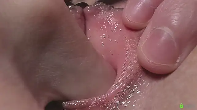 Courtney_Luvn Webbikameraesitys