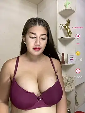 Pokazy przed kamerką – SexyFatHugeCock