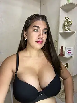 Pokazy przed kamerką – SexyFatHugeCock