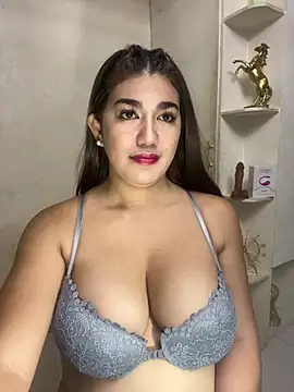 Show modela SexyFatHugeCock na web-kameri