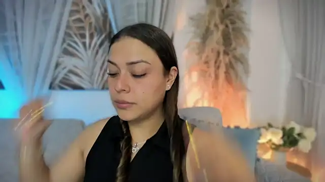 Nicolle_Wn Live XXX chat