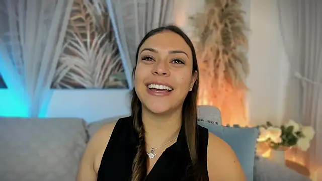 Nicolle_W: απευθείας συνομιλία ΧΧΧ