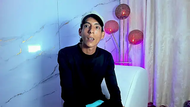 عرض كام AmazingOrgasm