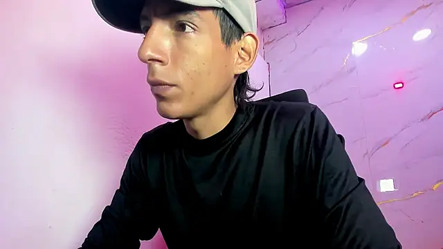 AmazingOrgasm Show in webcam