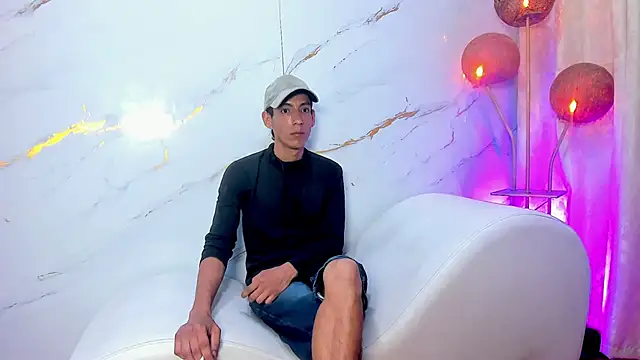 Show modela AmazingOrgasm na web-kameri