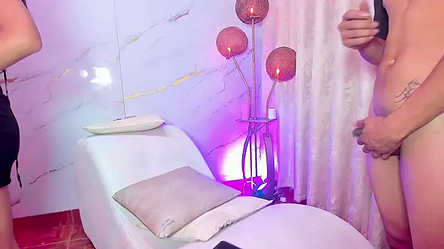 Pertunjukan Kamera Web AmazingOrgasm