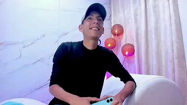 AmazingOrgasm Webcam-Show
