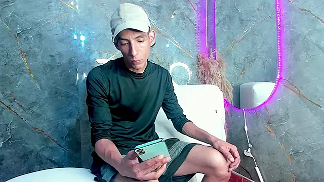 AmazingOrgasm Webcamshow
