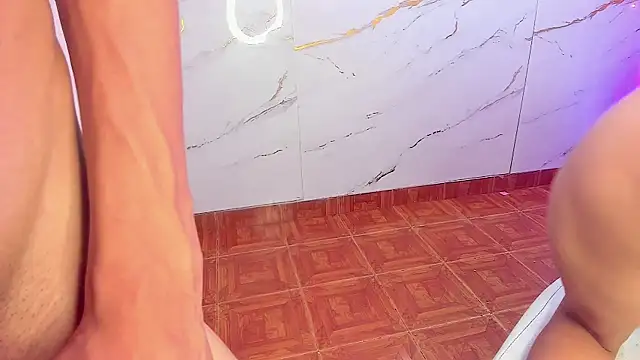 AmazingOrgasm: διαδικτυακό σόου στην κάμερα