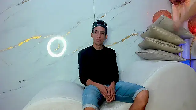 AmazingOrgasm Webcam Show