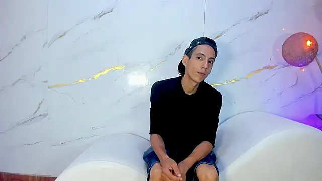 AmazingOrgasm Шоу с уебкамера