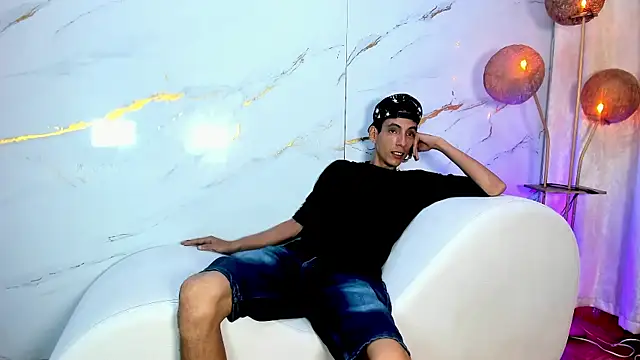 AmazingOrgasm webkamerás műsora