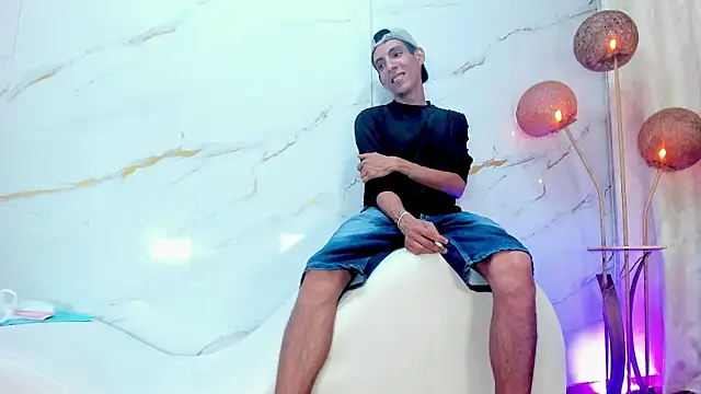 AmazingOrgasm webkamerás műsora