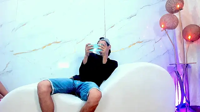 AmazingOrgasm's Webcam Show