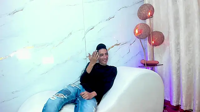 โชว์เว็บแคมของ AmazingOrgasm