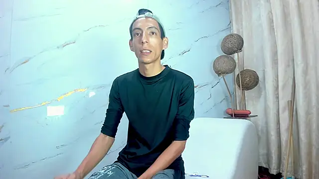 AmazingOrgasm Show in webcam