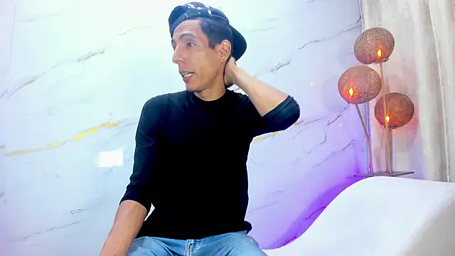 AmazingOrgasm webcam show