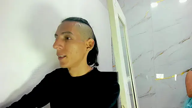 AmazingOrgasm Adlı Modelin Web Kamerası Şovu