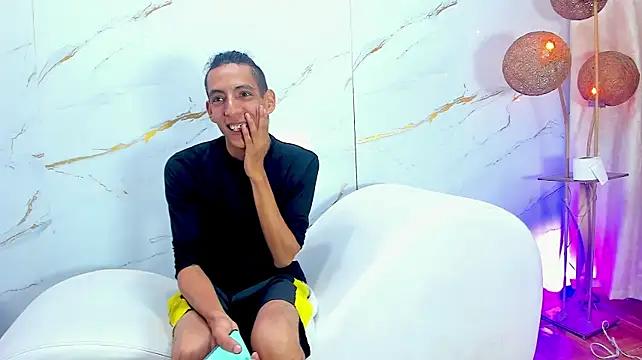 AmazingOrgasm – Naživo XXX chat