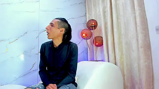 AmazingOrgasmのライブXXXチャット