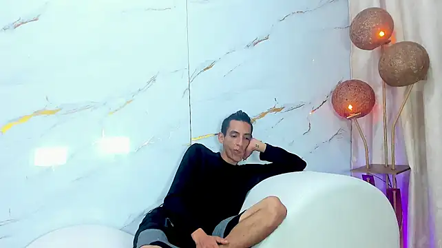 AmazingOrgasm: διαδικτυακό σόου στην κάμερα