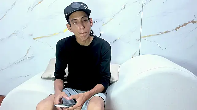 AmazingOrgasm Show Webcam