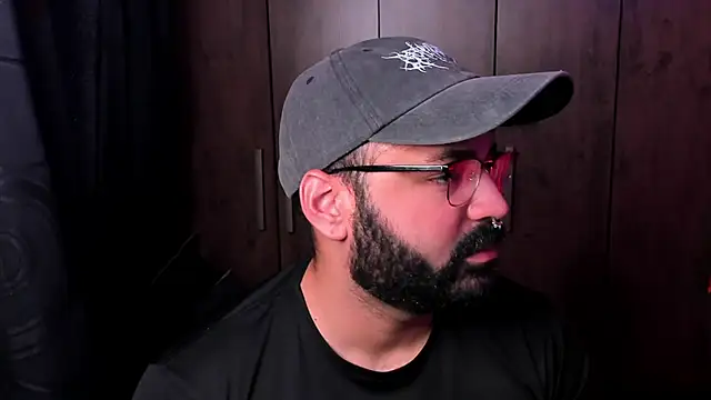 johnnyalx: διαδικτυακό σόου στην κάμερα