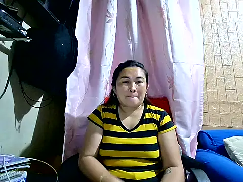 Lonely_Heart Live XXX-Chat
