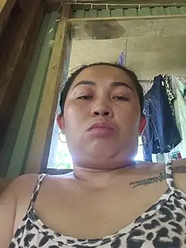 Laiskie_33's Live XXX Chat