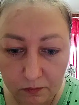 XXX chat uživo modela Rini333
