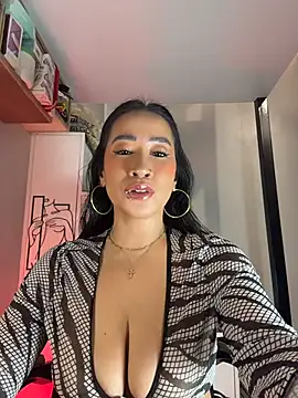 AsianMilfSheryl Show in webcam