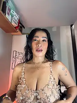 AsianMilfSheryl Show in webcam