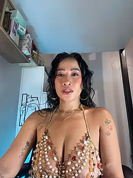 AsianMilfSheryl Pertunjukan Webcam