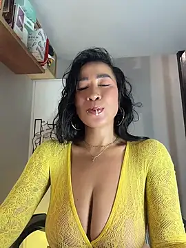 AsianMilfSheryl's Webcam Show