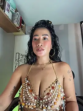 Show Webcam de AsianMilfSheryl