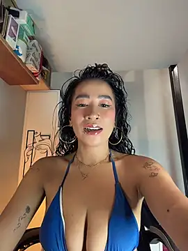 AsianMilfSheryl Show in webcam