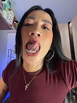 AsianMilfSheryl Pertunjukan Webcam