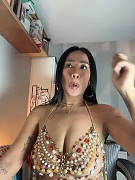 AsianMilfSheryl Show in webcam