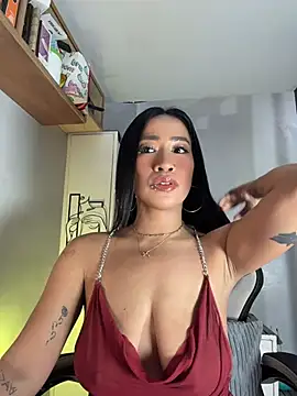 AsianMilfSheryl Adlı Modelin Web Kamerası Şovu