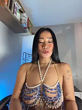 AsianMilfSheryl Show in webcam